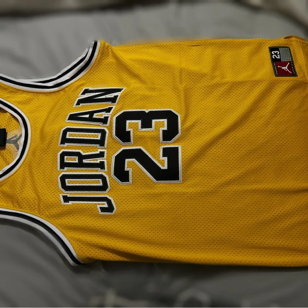 Jordan Yellow Basketball Jersey. Jordan 23 - Picture 3 of 7
